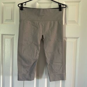 BNWOT Lululemon Capris Size 10🥰🥰